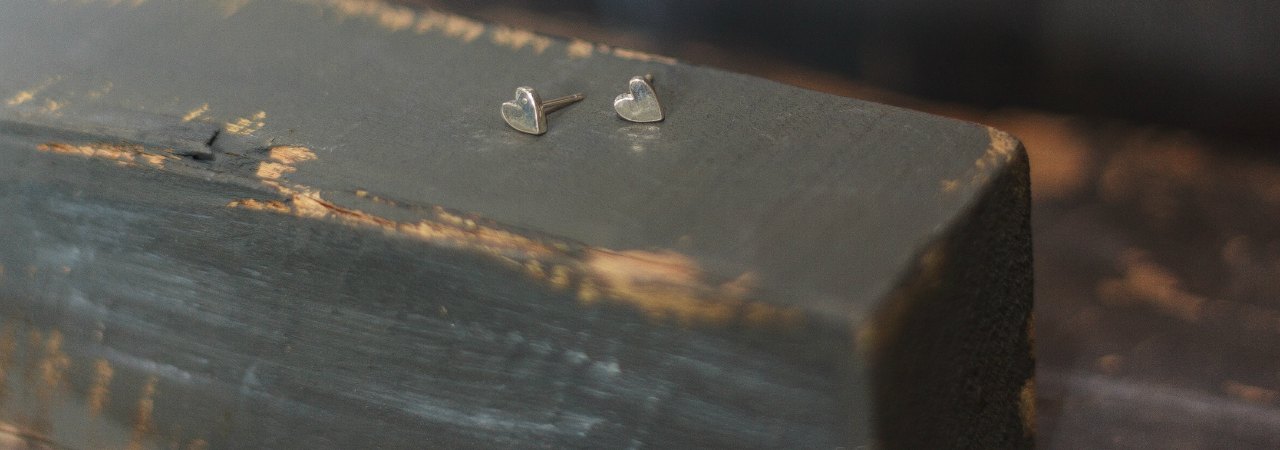 Tiny hammered heart studs - large