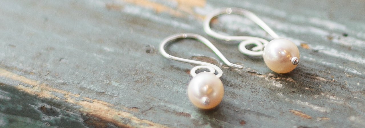 Oval pearl drops - large