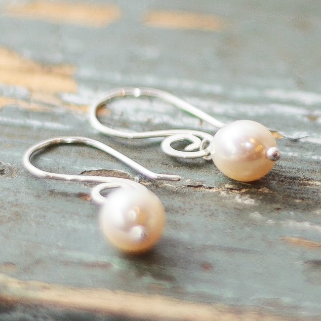 Oval pearl drops - small